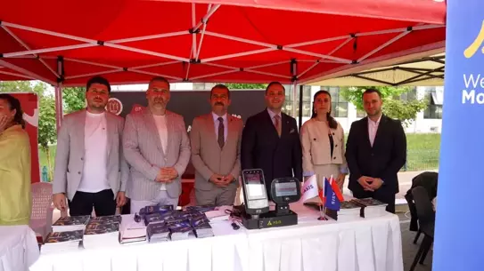 Bilecik Belediye Başkan Yardımcıları Bilim ve Kültür Şenliği'nde Öğrencilerle Bir Araya Geldi