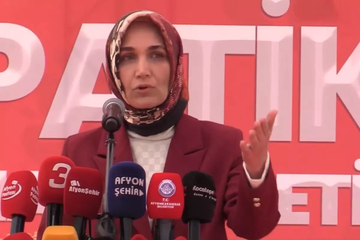 Türkiye'nin ilk türbanlı Valisi Kübra Güran Yiğitbaşı'nın açılıştaki talebi olay oldu