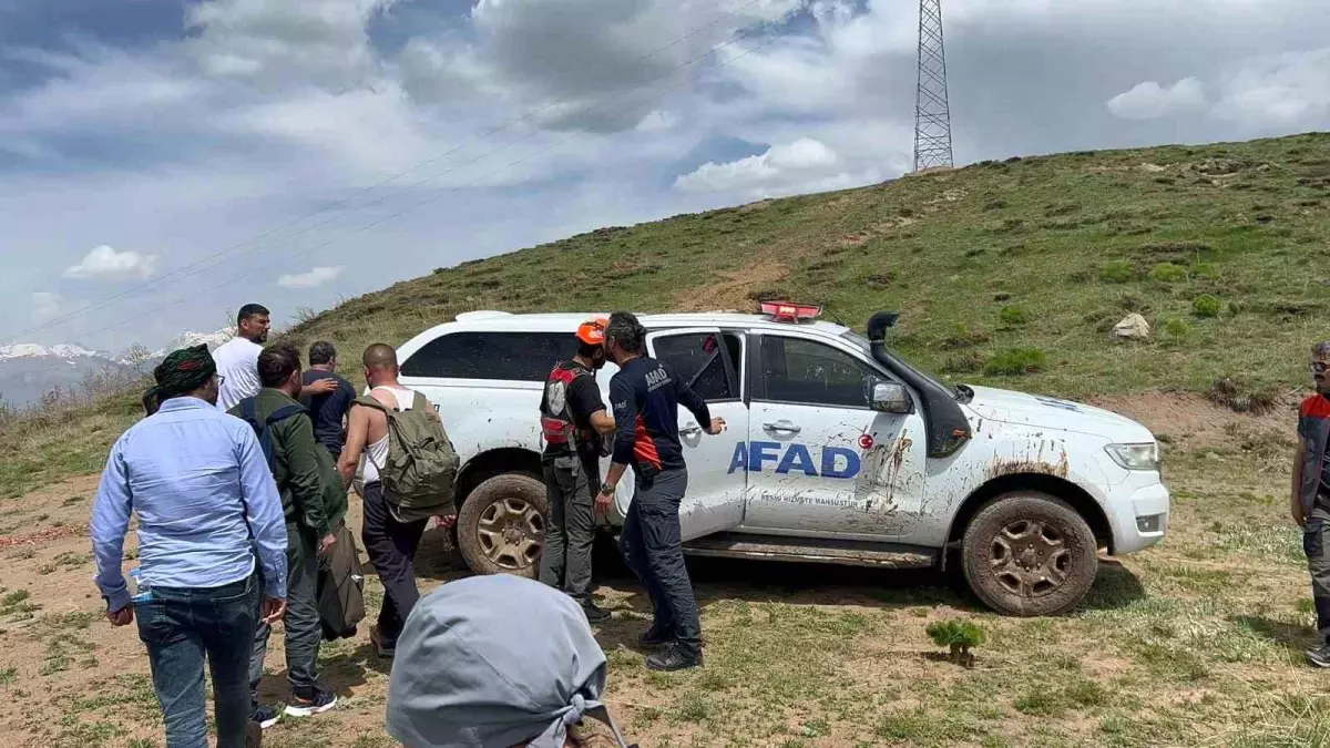 Tunceli'de Mantar Toplarken Kaya'dan Düşme