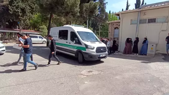 Gaziantep'te Bebek Araç Altında Kaldı