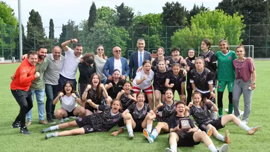 Kadın Futbol Turnuvası Şampiyonu TOKİ Atakent