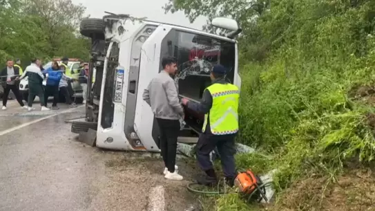 Sinop'ta Otobüs ve Otomobil Çarpıştı