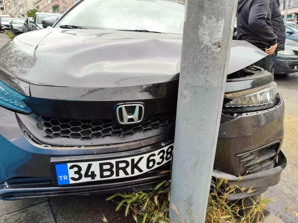 Bayrampaşa'da Kepçe Kazası: 2 Yaralı