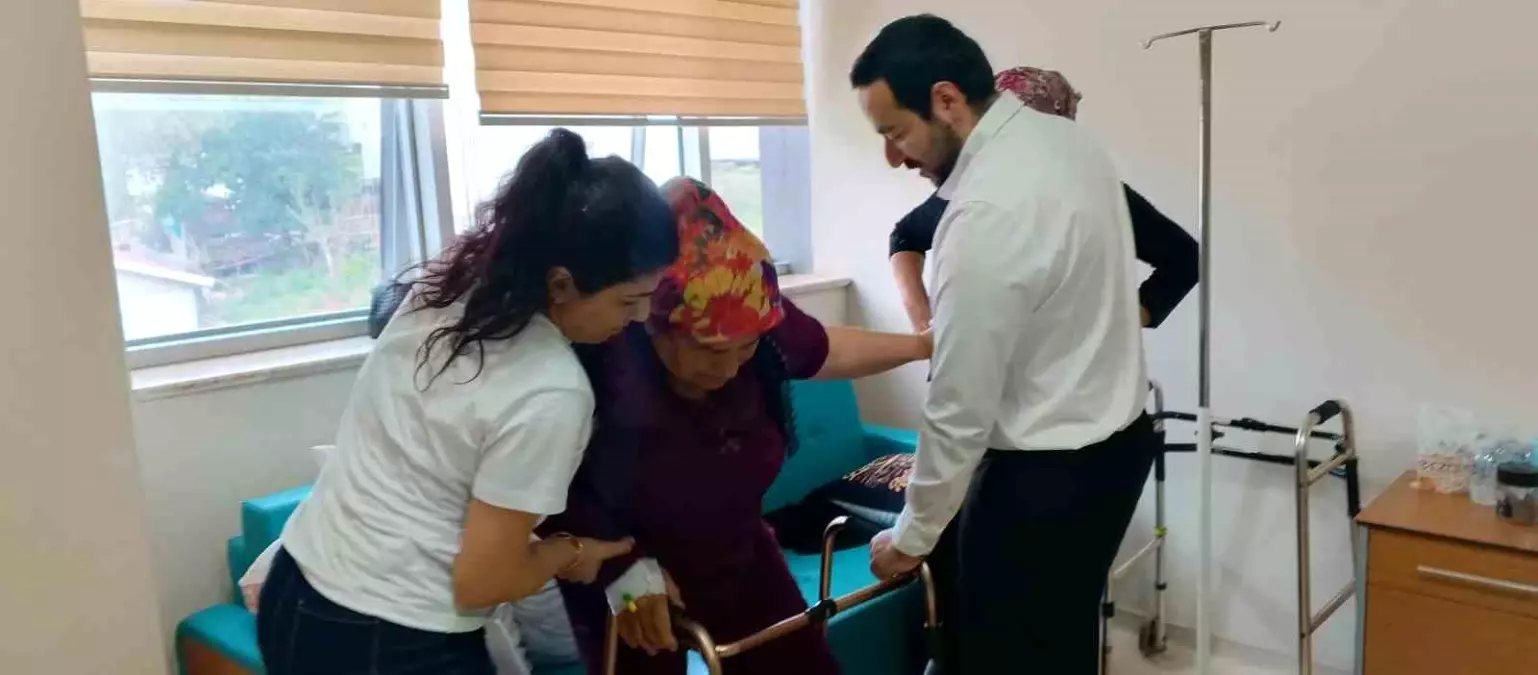 Gölbaşı'nda Depremzede Hastalara Sağlık Hizmeti