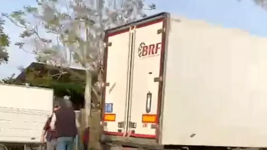 Antalya'da Tır Kazası: Şoför Yaralandı