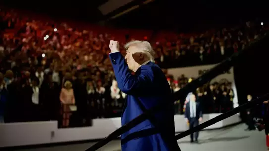 Trump'tan göçmenlere ücretsiz uçuş kararı