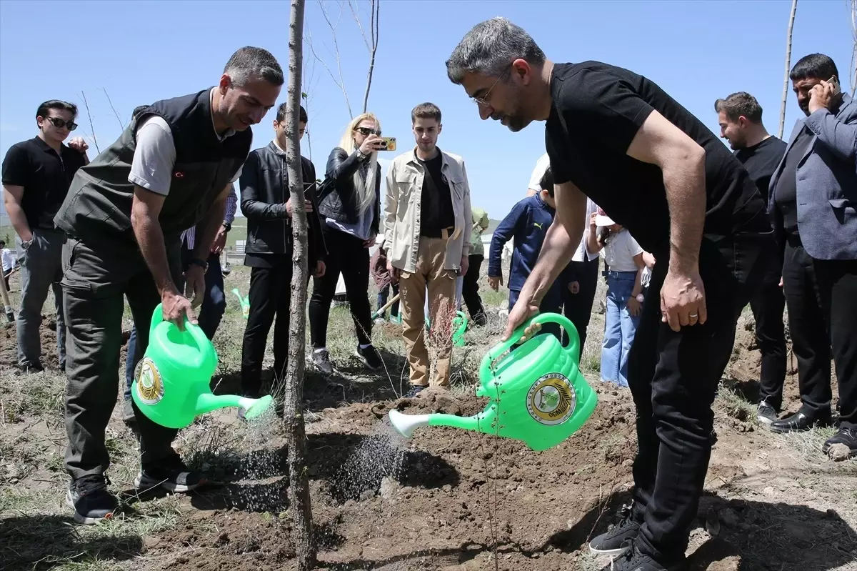Erzurum'da Eş Zamanlı Fidan Dikimi