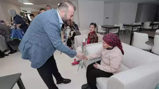 Başkan Candaroğlu'ndan Anneler Günü Ziyareti