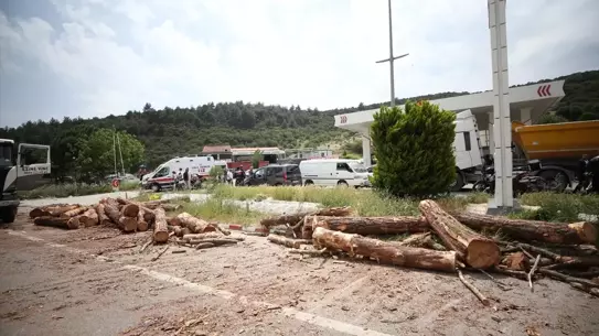 Çanakkale'de Trafik Kazası: 8 Ölü, 20 Yaralı