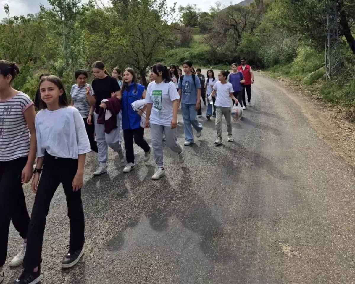 Tut'ta Gençlere Doğa ve Kitap Etkinliği