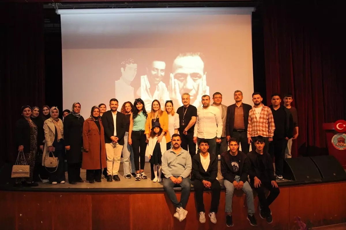 Kemal Sunal'ın Temsil Gücü Konuşuldu
