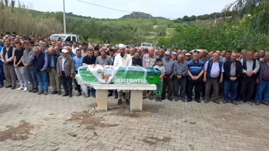 Kazada Hayatını Kaybeden Sıla Karabacak Son Yolculuğuna Uğurlandı