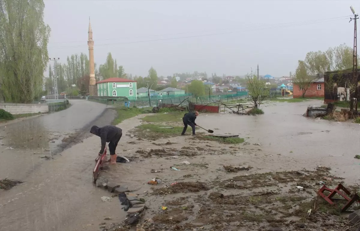 Kars'ta Sağanak ve Dolu Felaketi