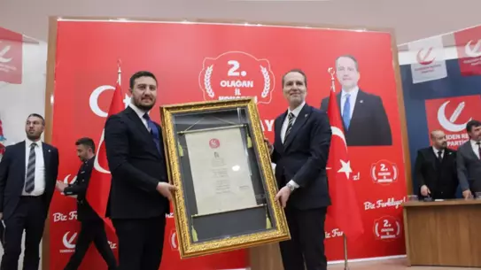 Erbakan'dan Gençler İçin Uyarı