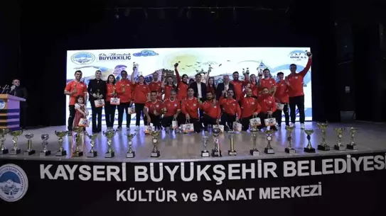 Genç sporcular ödüllendirildi