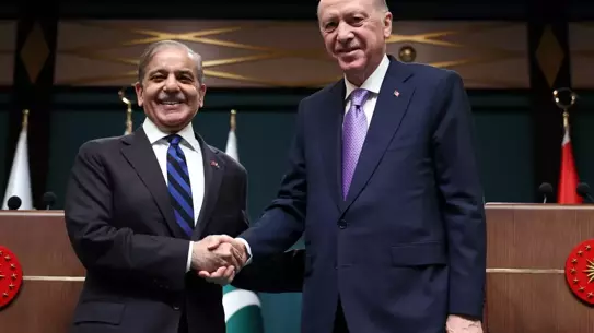 Ateşkes ilan eden Pakistan Başbakanı Şerif'ten T