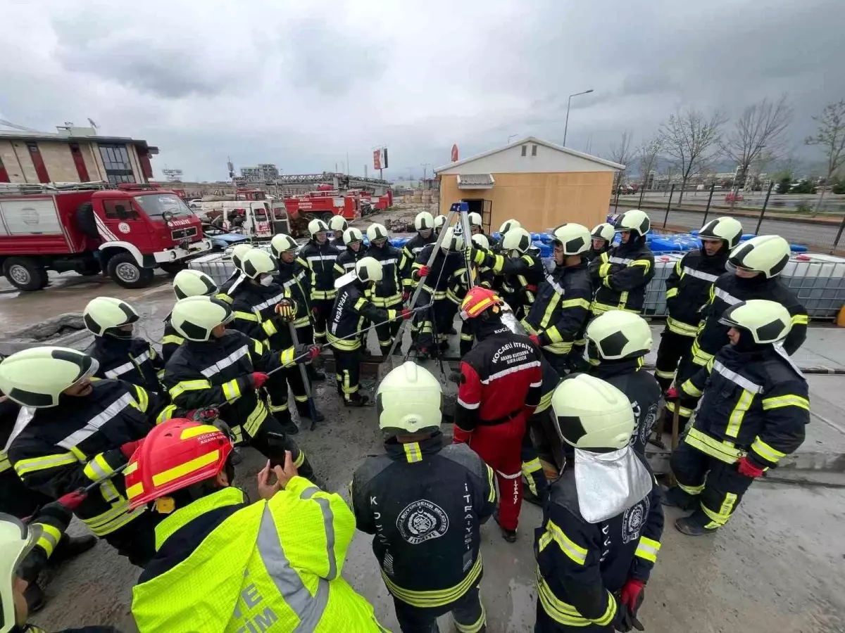 Kocaeli'nde 96 Yeni İtfaiye Personeli Göreve Başladı