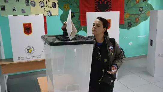 Arnavutluk'ta Genel Seçimler Başladı