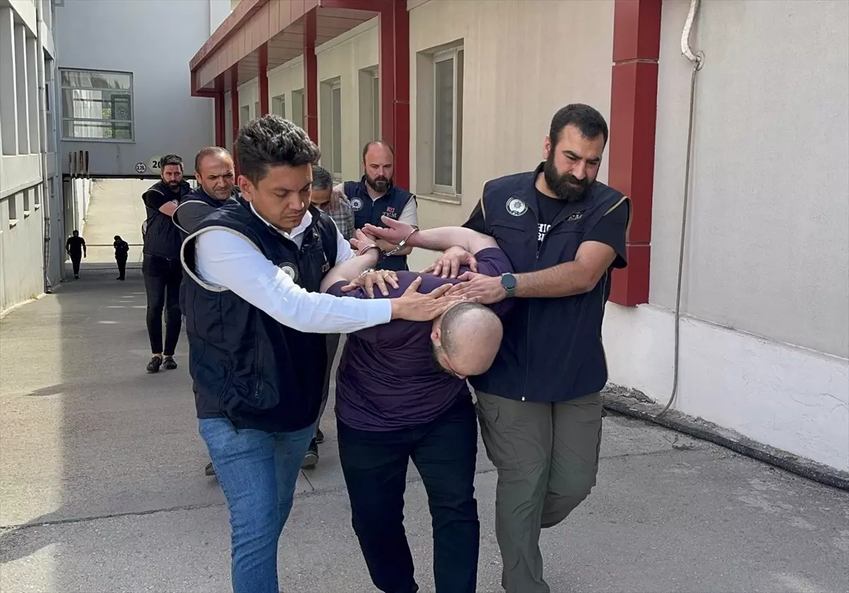 Adana'da DEAŞ Operasyonu: 5 Tutuklama