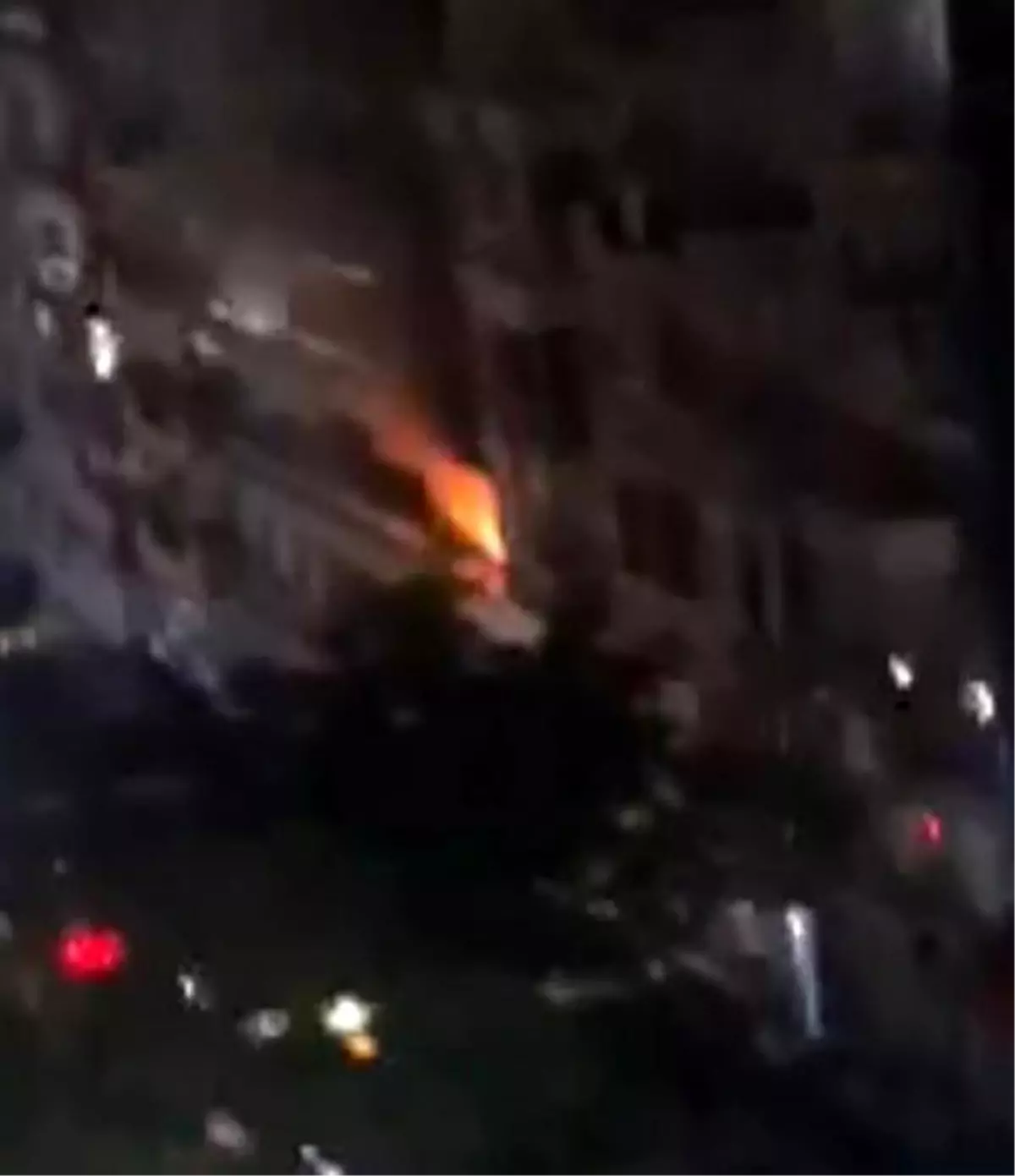 İzmir'de Doğal Gaz Patlaması: 4 Yaralı