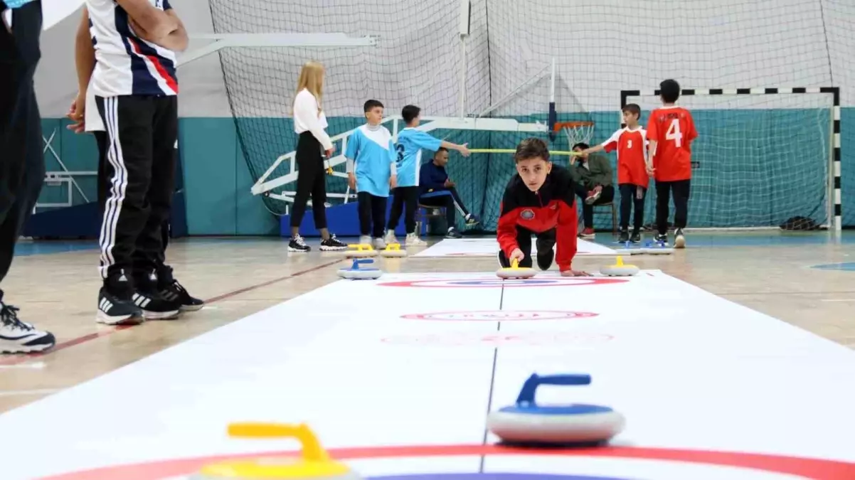 Elazığ'da Floor Curling Heyecanı