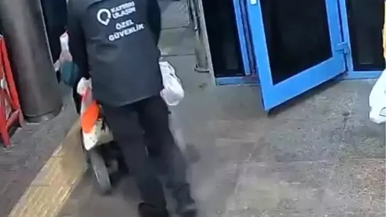 Kayseri'de Ulaşım A.Ş. Ekipleri Engelli Vatandaşa Yardım Eli Uzattı