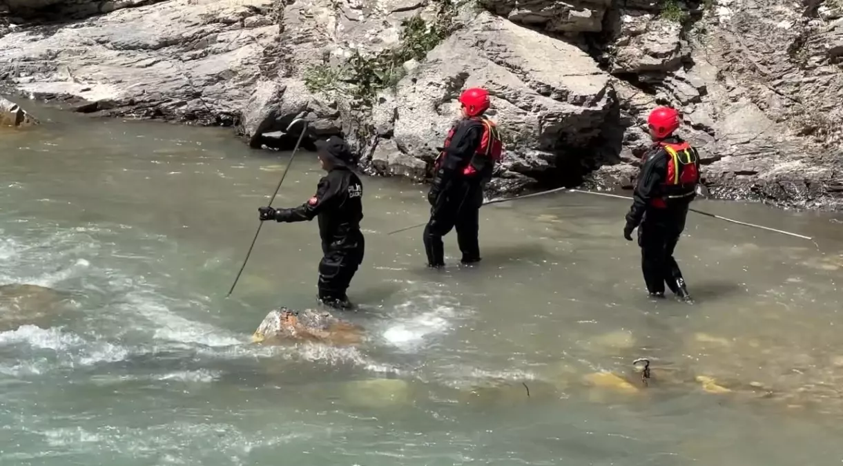Hakkari'de 16 Yaşındaki Çocuğun Kaybolması: Arama Çalışmaları Devam Ediyor