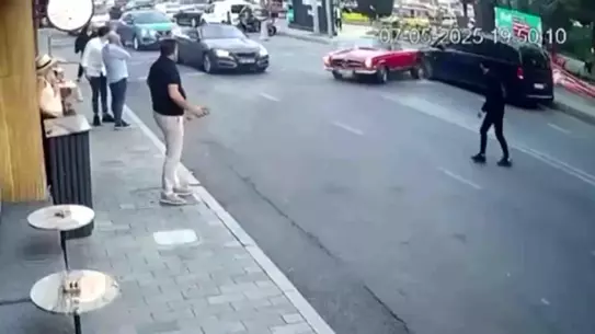 Vale Kazası: Klasik Araç Diğer Araca Çarptı