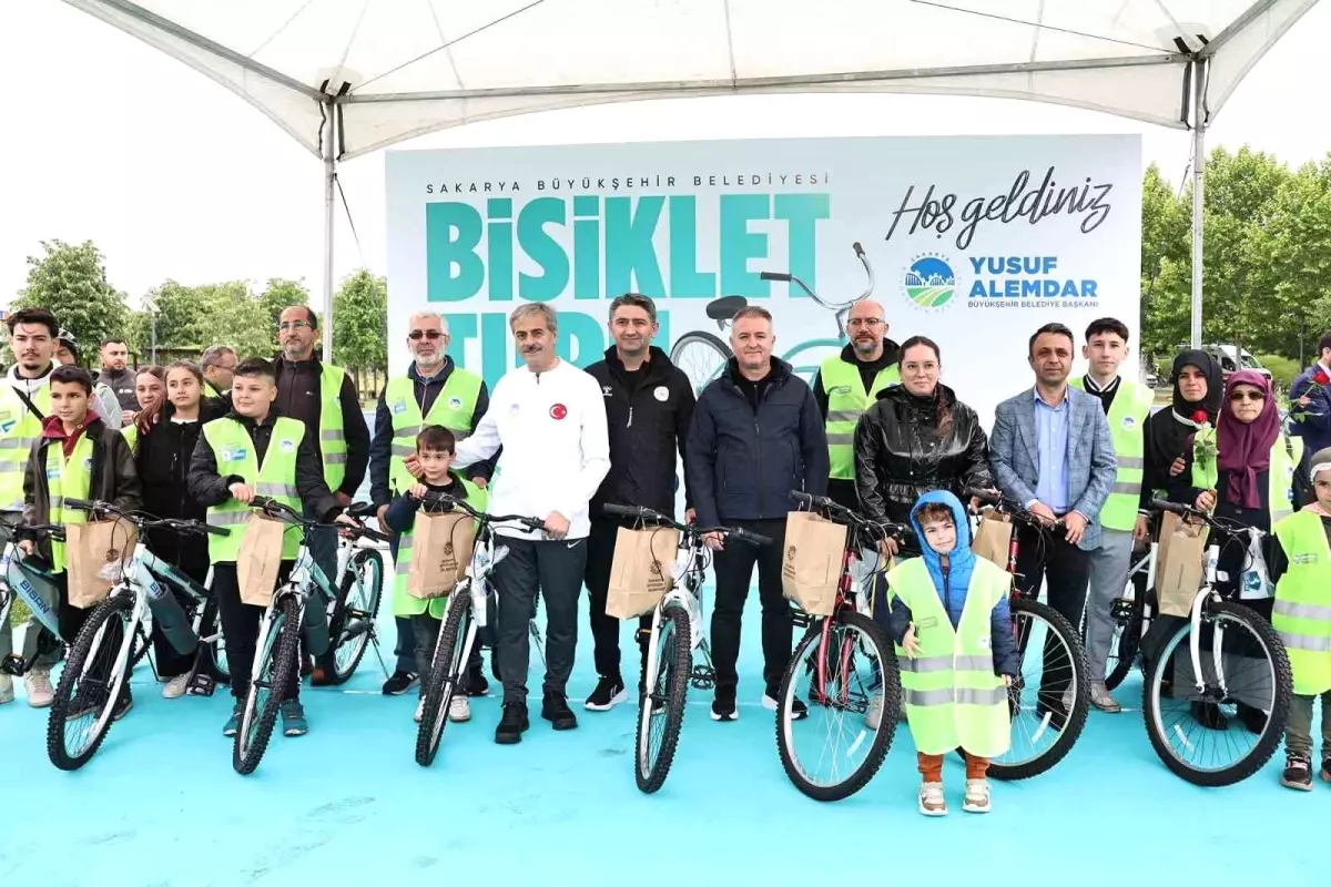 Sakarya'da Bisiklet Turu ve Ödül Töreni Düzenlendi