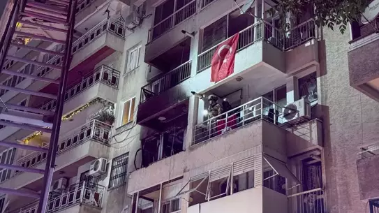 İzmir'de Doğal Gaz Patlaması: 4 Yaralı