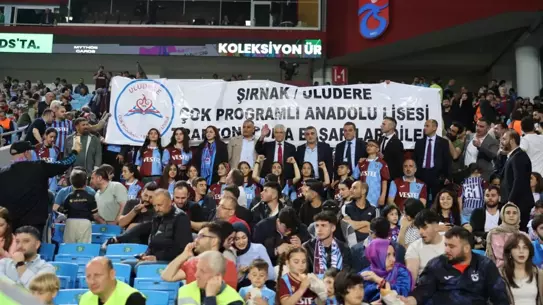 Arif Çetin'den Trabzonspor'a Kitap Hediye