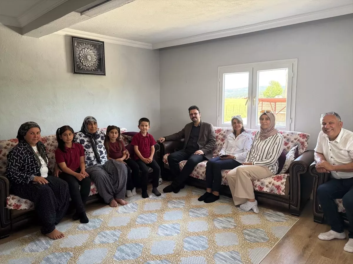 Anneler Günü Kutlaması