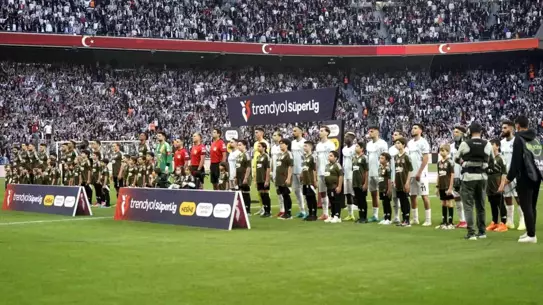 Beşiktaş - Adana Demirspor: İlk 15 Dk. 0-0