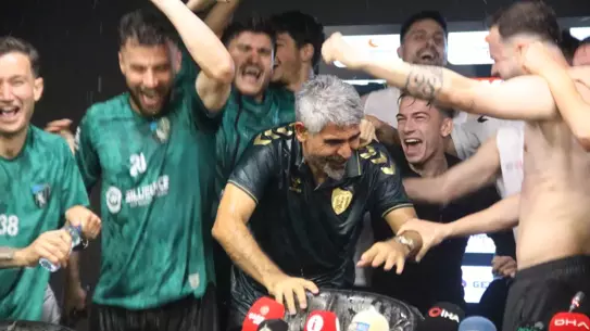 Kocaelispor Şampiyonluğunu Kutladı