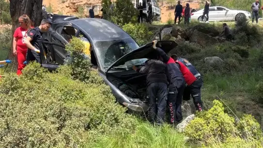Bucak'ta Trafik Kazası: 3 Yaralı
