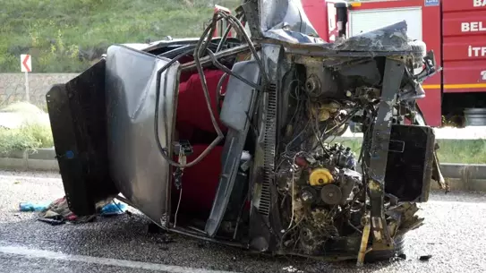 Kırıkkale'de Trafik Kazası: 1 Ölü, 2 Yaralı