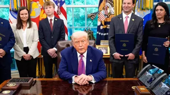 Trump: "Putin, Ukrayna ile ateşkes anlaşması yapmak istemiyor, bunun yerine Türkiye'de bir araya gelerek kanlı savaşa bir son verilmesini müzakere...