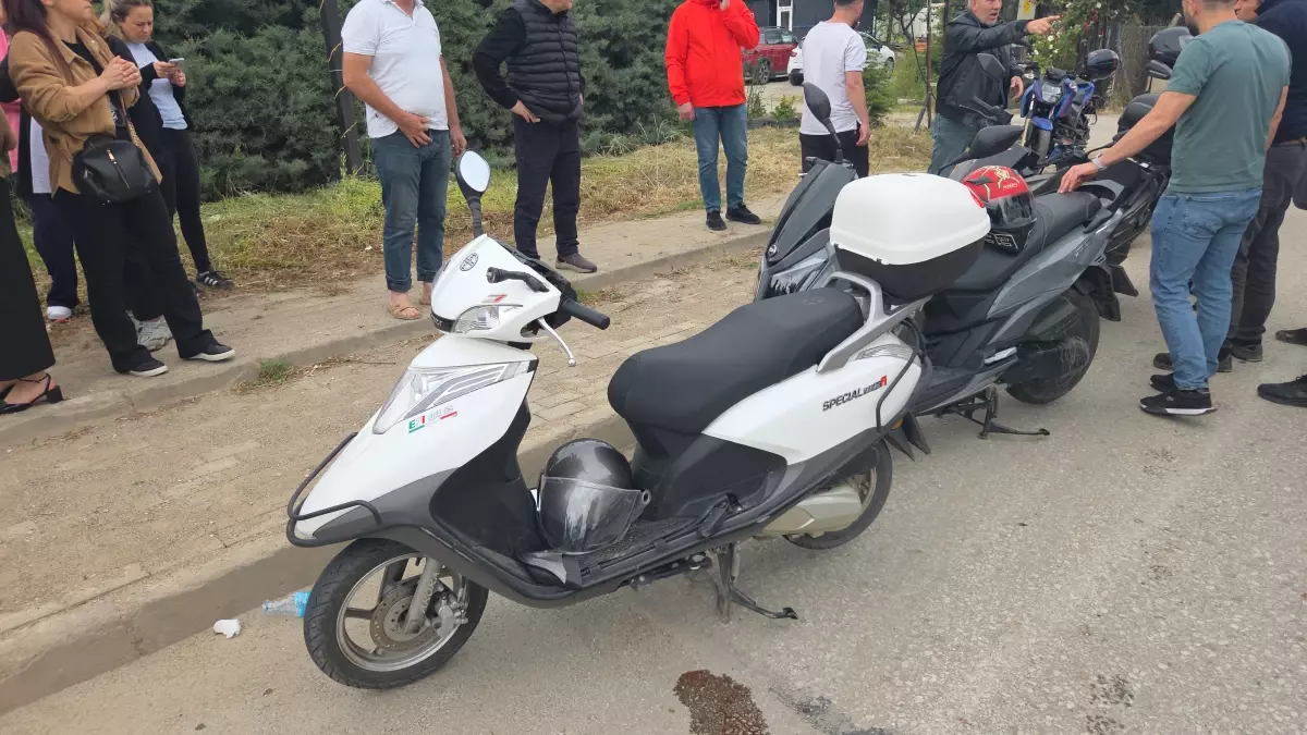Bursa'da Motosiklet Kazası: Baba ve Oğlu Yaralandı