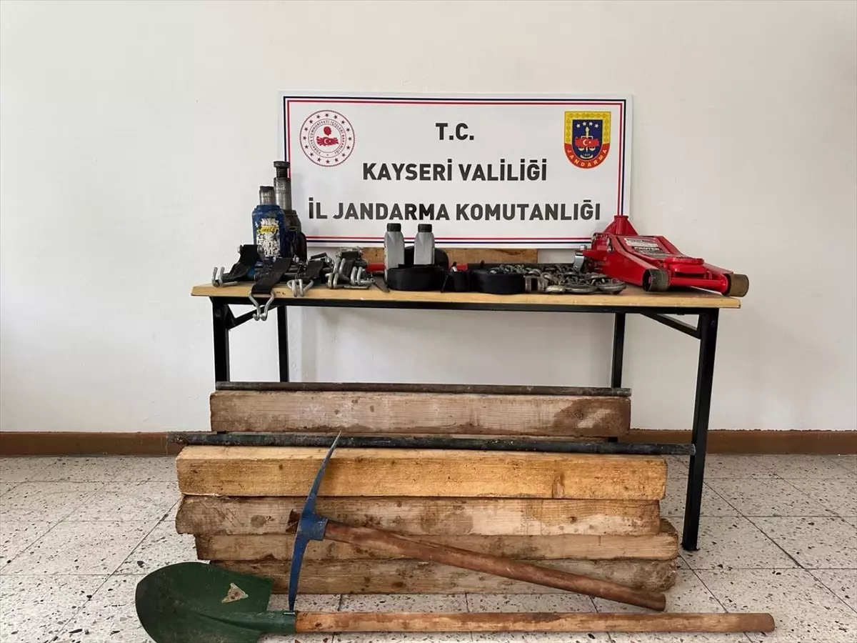 Bünyan'da Kaçak Kazı Suçüstü