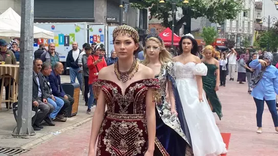 Karabük'te Kuaförler Festivali Renkli Görüntülerle Gerçekleşti