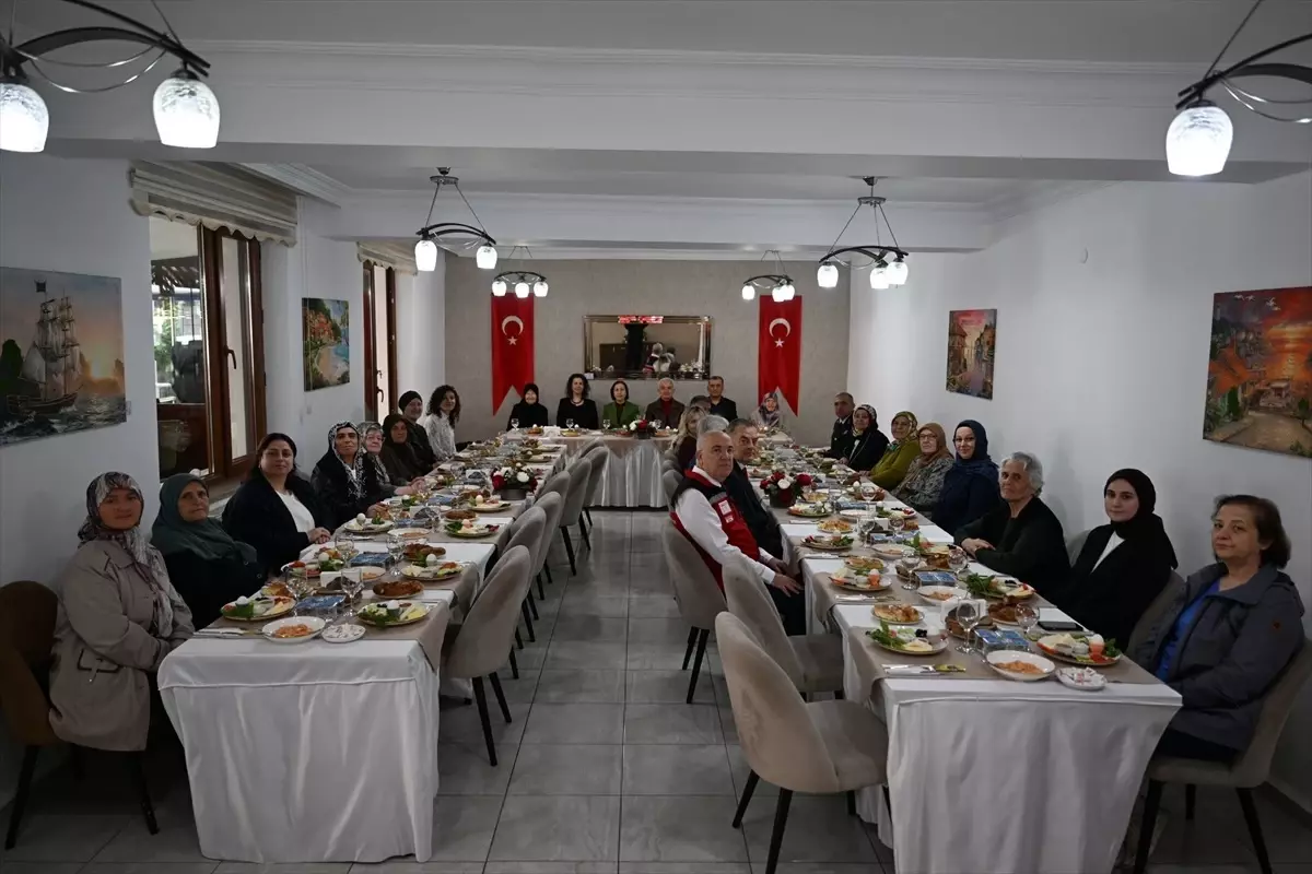 Kırklareli Valisi Turan, şehit anneleri ile bir araya geldi