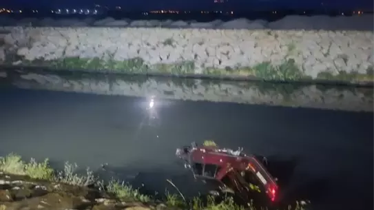 Edremit'te Otomobil Dereye Devrildi