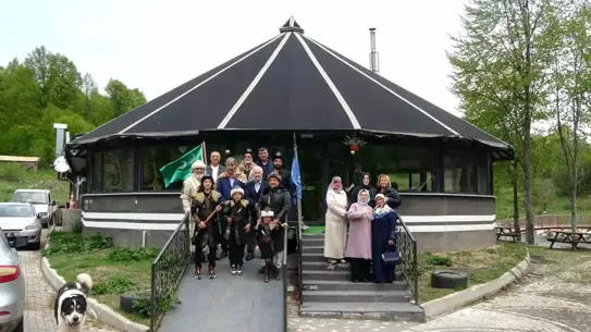 Zeki Aktürk, 309'uncu Kütüphanesini Kayı Obası'na Kurdu