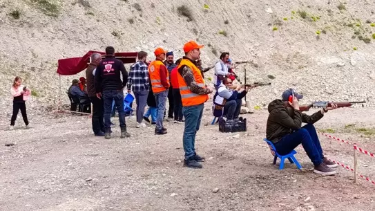 Nallıhan'da Tek Kurşun Atış Yarışması Düzenlendi