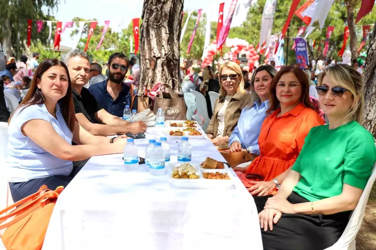 Manavgat'ta Anneler Günü Etkinliği Renklendi