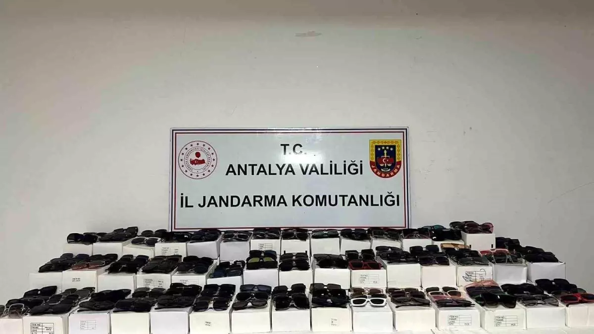 Aksu'da Kaçak Güneş Gözlüğü Operasyonu