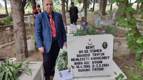 Karacabey'de lise öğrencilerinden şehit annelerine ziyaret