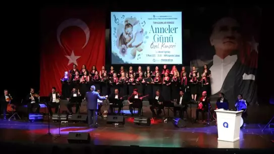 Antalya'da 'Anneler Günü' Özel Konseri Büyük İlgi Gördü