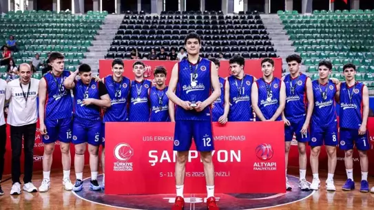 Bahçeşehir Koleji U16 Türkiye Şampiyonu