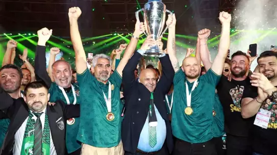 Kocaelispor Süper Lig'e Yükseldi